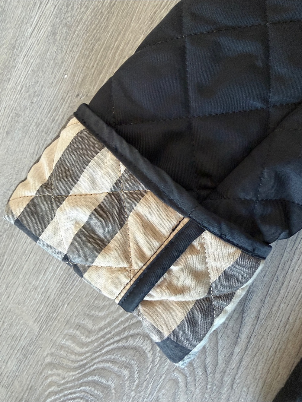 Burberry Black Quilted Utility Jacket with Button Front - Picture 3 of 4